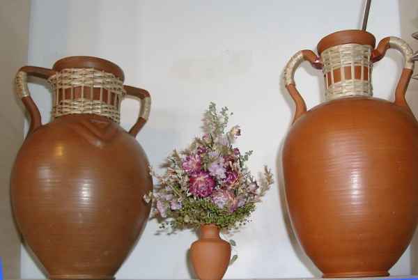 Handwerksarbeit (getpferte Vasen)